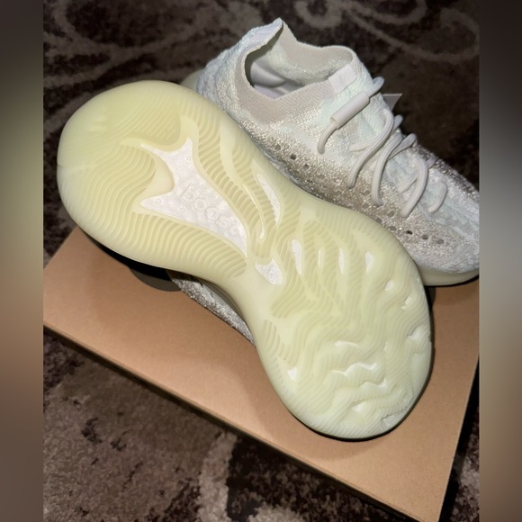 Yeezy Boost 380 - Picture 5 of 5